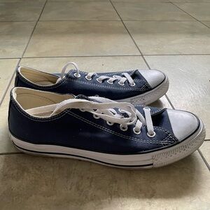 Converse Low Top Sneakers in Navy Blue and White